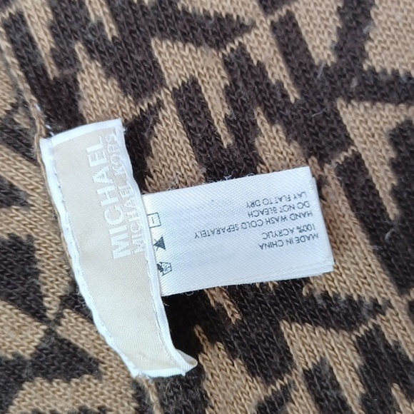 Michael Kors Scarf - Picture 3 of 6